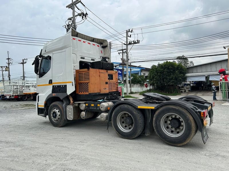 รถเข้าใหม่ของลาน ติดเจน หัวลากแบรนด์จีน CHENGLONG H7 400 แรง ปี 67 (6674) รถเข้าใหม่ของลาน ติดเจน หัวลากแบรนด์จีน CHENGLONG H7 400 แรง ปี 67 (6674)