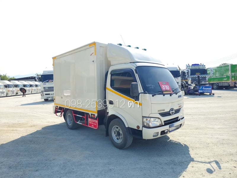 สี่ล้อตู้ HINO XZU 136 แรง ปี 2567(9713)