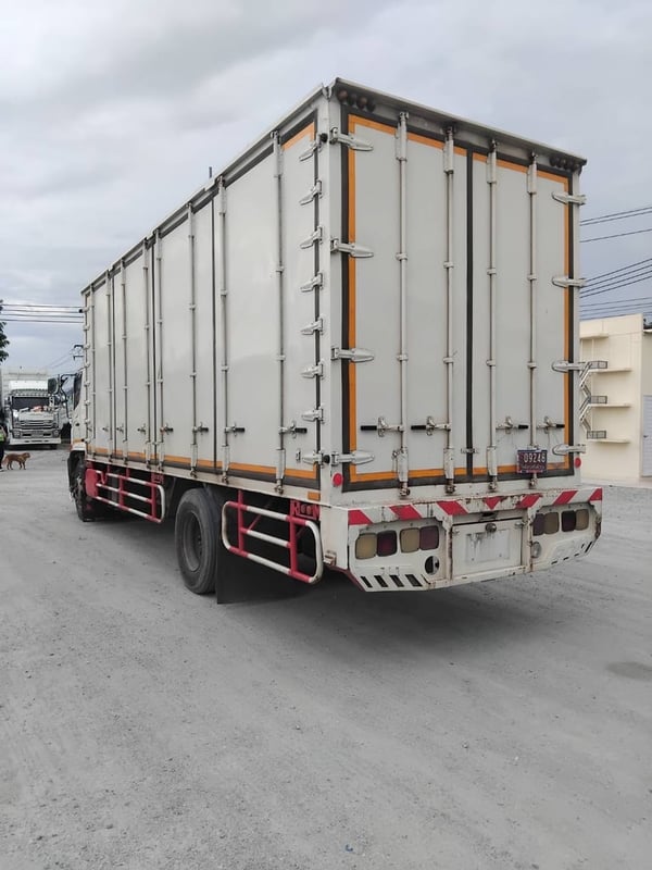 Vายตัด1,260,000 บาท หกล้อตู้สิบบาน HINO FG8J 240 แรงม้า ปี 60 (7915) Vายตัด1,260,000 บาท หกล้อตู้สิบบาน HINO FG8J 240 แรงม้า ปี 60 (7915)