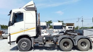🚨Vายตัด sาคา 1,190,000 บาท❌ Volvo FH 440 สองเพลา ปี 58 เลขไมล์ 1,11x,xxx กม.  🥰 (8454)