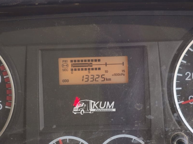 หกล้อเครนกระบะดั้มได้  ISUZU FTR 240 แรง ปี 2566(3266)