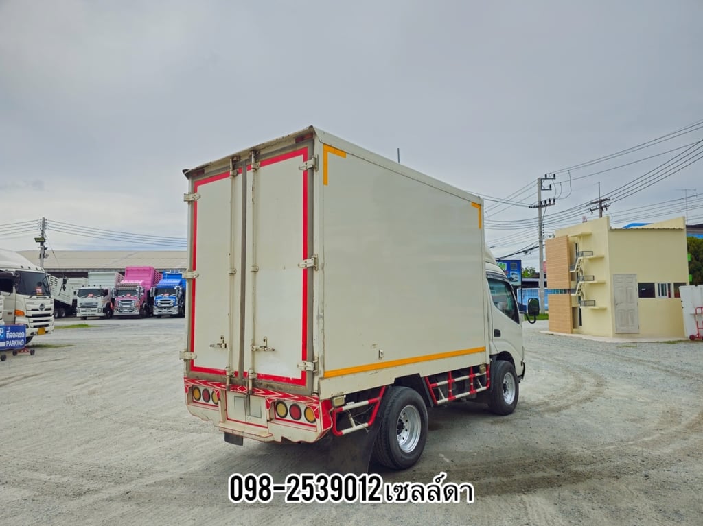 สี่ล้อตู้ HINO xzu 136 ปี 2561 (4583) สี่ล้อตู้ HINO xzu 136 ปี 2561 (4583)