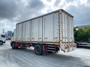 Vายตัด1,260,000 บาท หกล้อตู้สิบบาน HINO FG8J  240 แรงม้า ปี 60 (7915)
