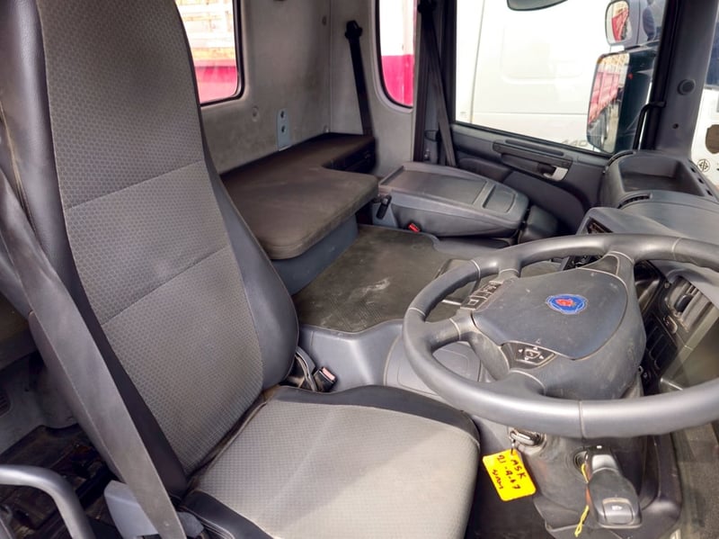 สิบล้อหัวลาก SCANIA P360  แรง ปี 2560(4592)