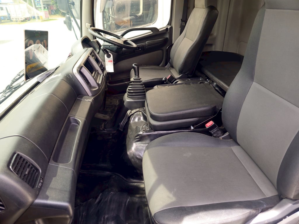 หกล้อตู้สองบาน  HINO FG8J (3995)