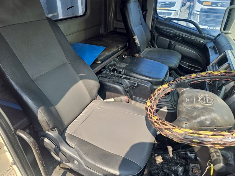 🚨ฟรีเก็บงานสวย อู่ BBC 🚨ฟรียางใหม่ 2เส้น สิบล้อตู้สิบบาน HINO FL8J 260 แรง ปี 2561(2716)