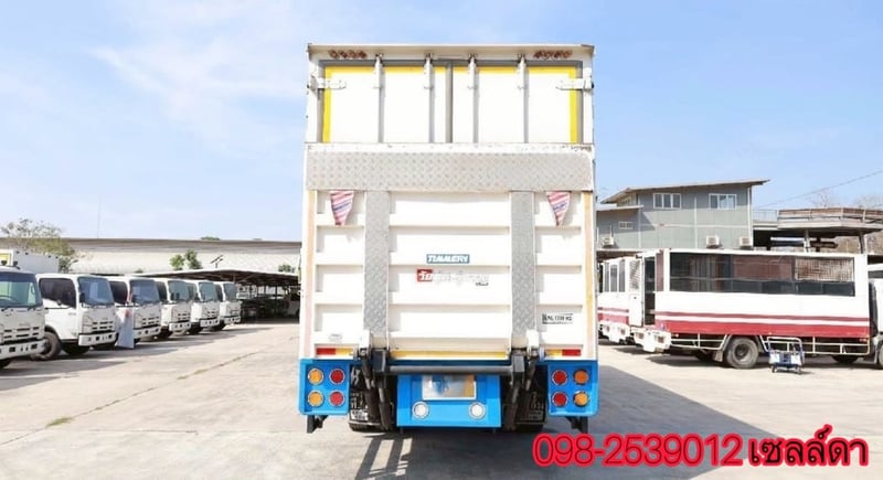 Sาคาตัด 1,850,000 บาท หกล้อตู้สิบบาน HINO FG8J 240 แรง ปี 2567 (8260)
