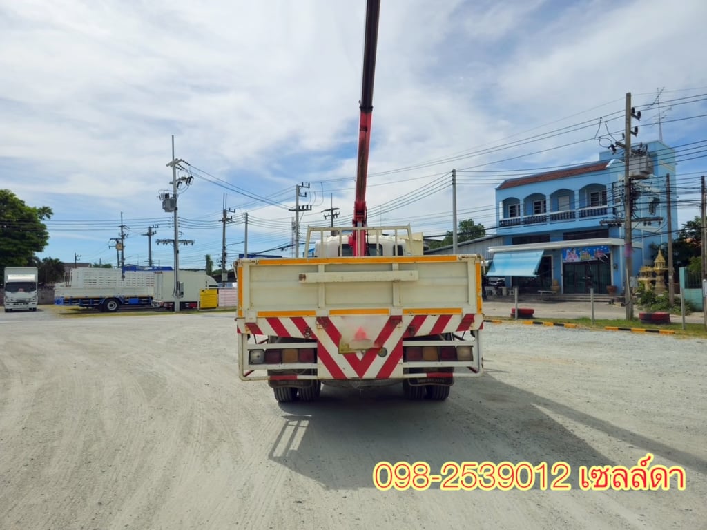 👉ไมล์น้อย 150,XXX โล 👉ป้ายแดงมือเดียว หกล้อเครน ISUZU FTR  240 แรง ปี 2557(0947)