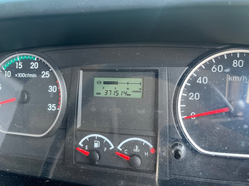 หกล้อตู้สิบบาน ISUZU FTR 240 แรง ปี 2565 (2375)