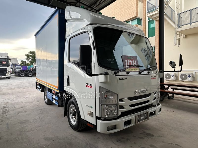 สี่ล้อตู้ ISUZU NLR 104 แรง ปี 2564(4519) สี่ล้อตู้ ISUZU NLR 104 แรง ปี 2564(4519)