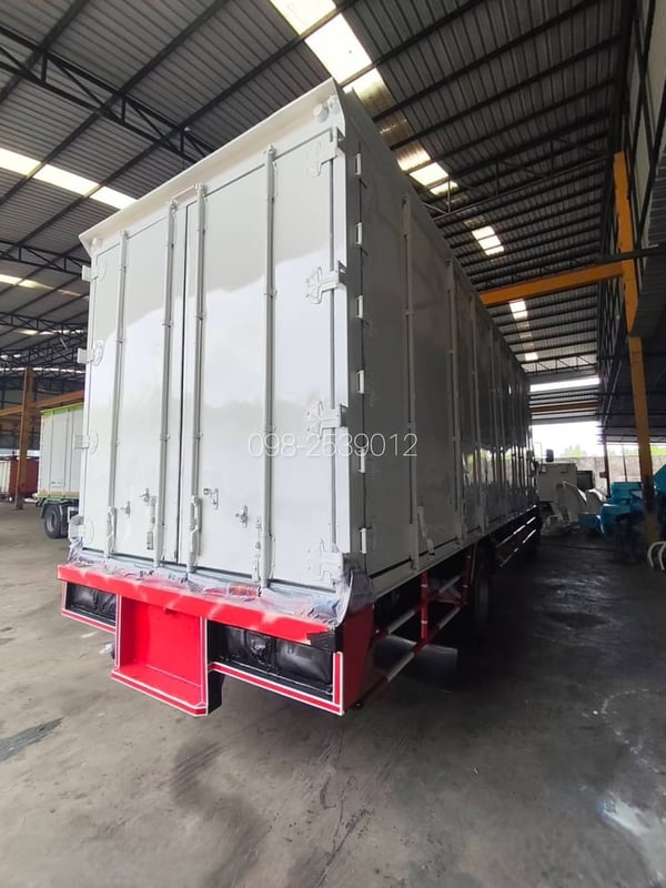🔥ฟรีเก็บสวยทั้งคัน อู่BBC บ้านบึง🔥 หกล้อตู้สิบบาน ISUZU FTR 240 แรง ปี 2557(9785) 🔥ฟรีเก็บสวยทั้งคัน อู่BBC บ้านบึง🔥 หกล้อตู้สิบบาน ISUZU FTR 240 แรง ปี 2557(9785)