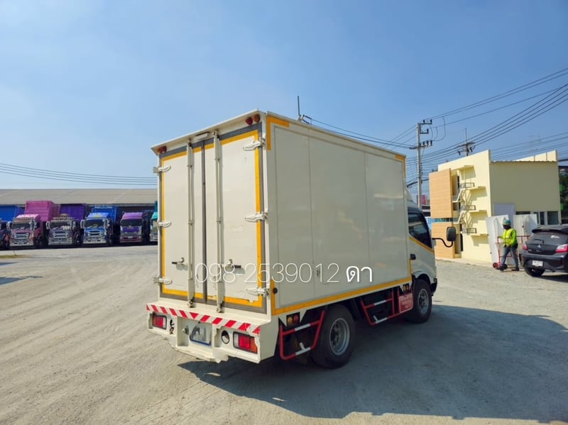 สี่ล้อตู้ HINO XZU 136 แรง ปี 2567 สูงใน 1.85 กว้างใน 1.88 กว้างนอก 2.0 (9713) สี่ล้อตู้ HINO XZU 136 แรง ปี 2567 สูงใน 1.85 กว้างใน 1.88 กว้างนอก 2.0 (9713)