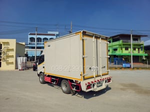 สี่ล้อตู้ HINO XZU 136 แรง ปี 2567 สูงใน 1.85 กว้างใน 1.88 กว้างนอก 2.0 (9713) สี่ล้อตู้ HINO XZU 136 แรง ปี 2567 สูงใน 1.85 กว้างใน 1.88 กว้างนอก 2.0 (9713)