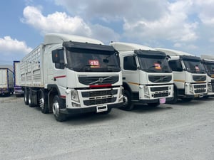 สิบสองล้อคอก VOLVO FM 440  แรง ปี 2556 (2894,2900,2922)