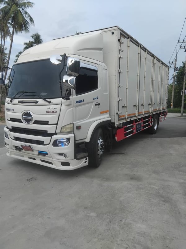 👉ฟรีเก็บท้ายให้ หกล้อตู้สิบบาน HINO FG8J 240 แรง ปี 2561(4378) 👉ฟรีเก็บท้ายให้ หกล้อตู้สิบบาน HINO FG8J 240 แรง ปี 2561(4378)