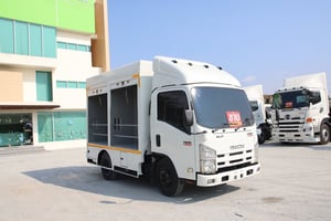 หกล้อตู้ ISUZU NMR 130 แรง ปี 2558(5477)