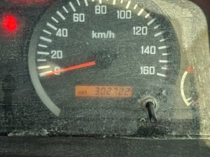 หกล้อตู้ ISUZU NMR 130 แรง ปี 2558(5477)