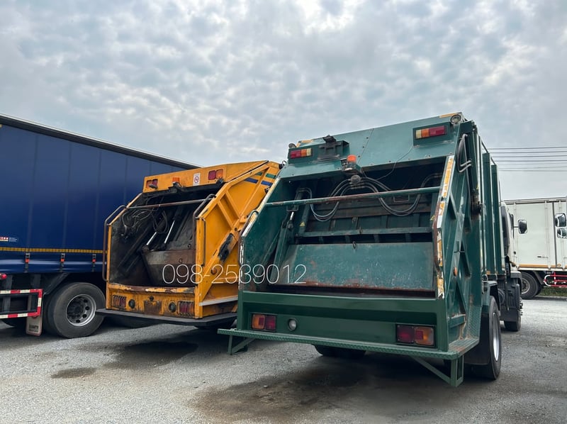 หกล้อรถขยะ Hino FG8J 240 ปี66 (4084,4039)
