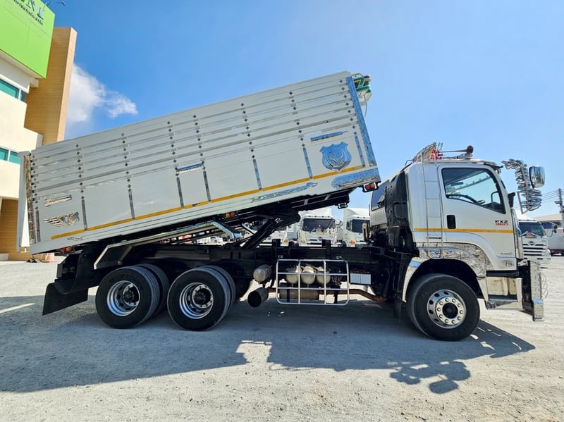 🤍ฟรีเก็บสวย 🤍ฟรียางใหม่ 8เส้น สิบล้อดั้มพ์ ISUZU  FXZ 360 แรง ปี 2565(5346)