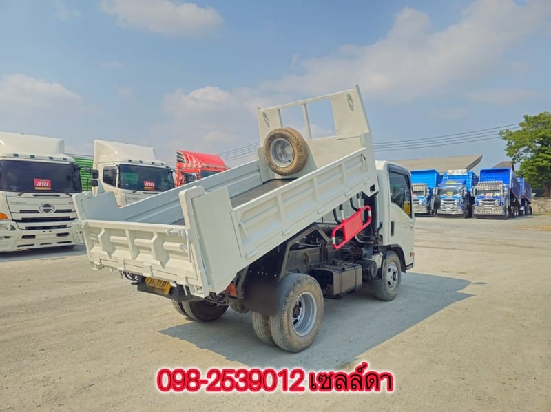 หกล้อดั้มพ์ ISUZU NMR 130 แรง ปี 2564(3781) หกล้อดั้มพ์ ISUZU NMR 130 แรง ปี 2564(3781)