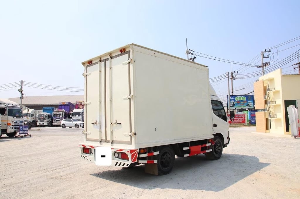 สี่ล้อตู้ HINO XZU 136แรง  ปี2563 (3262) สี่ล้อตู้ HINO XZU 136แรง  ปี2563 (3262)