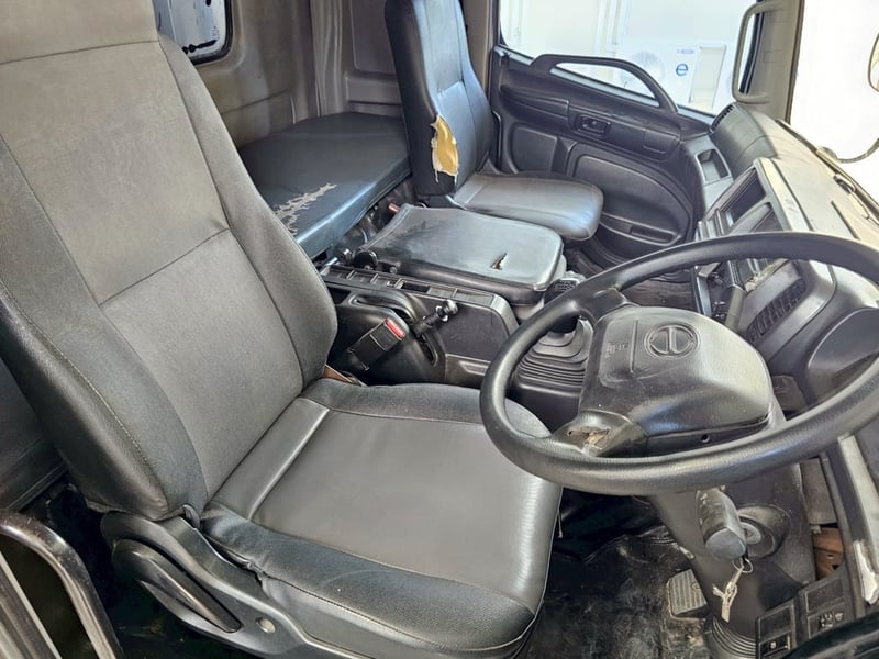 💥ฟรีเก็บงานสวย อู่BBC 💥ฟรียางใหม่ 2เส้น สิบล้อตู้สิบบาน HINO FL8J 260 แรง ปี 2561(2717)