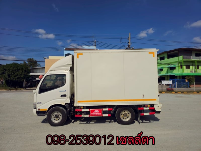 สี่ล้อตู้ HINO XZU 136 แรง ปี 2565(8111)