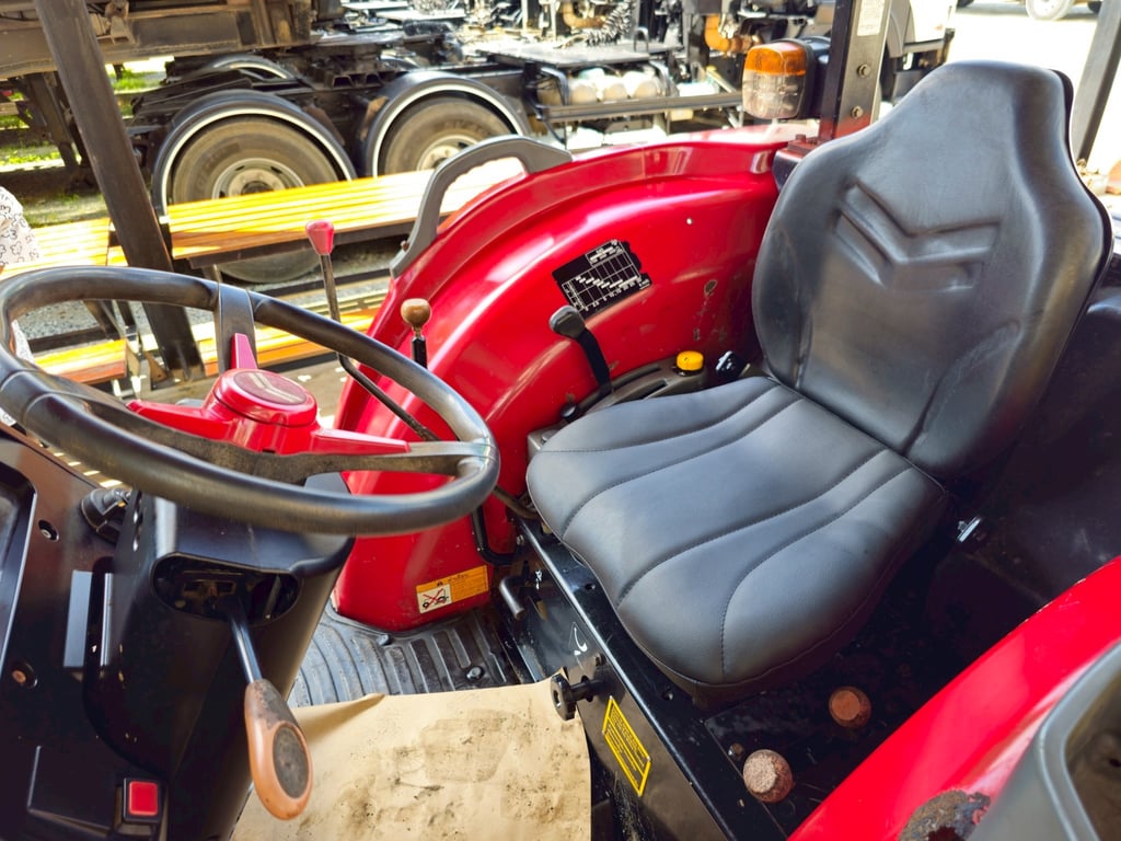 👉 ชั่วโมงน้อย 4,000 กว่า , ปีใหม่ รถไถ่  YANMAR (6021)