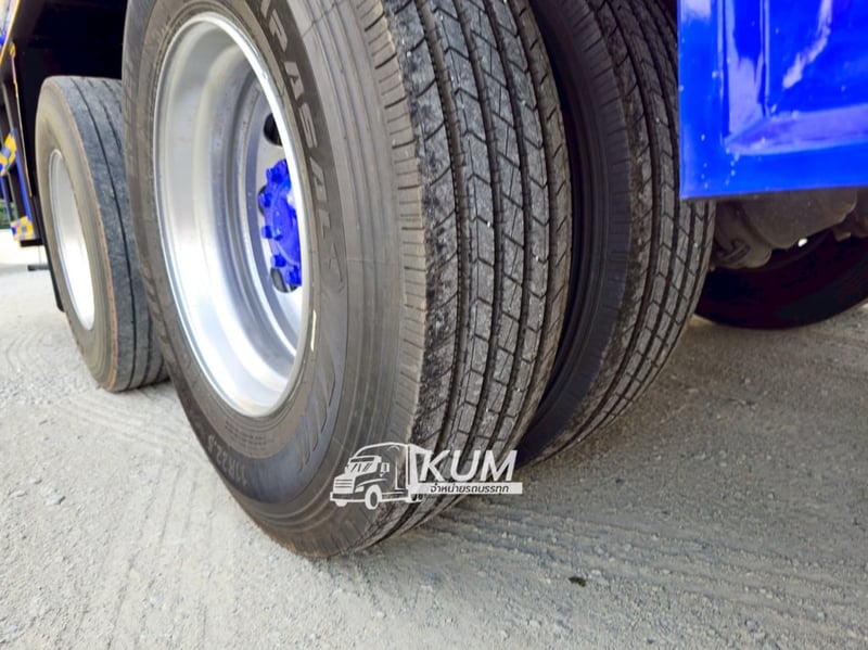 Sาคา 1,850,000 บาท สิบล้อตู้สิบบาน  ISUZU FVM 240 แรง ปี 2561(1517)