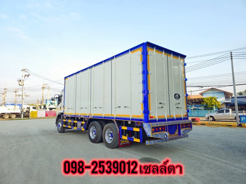 Sาคา 1,850,000 บาท สิบล้อพื้นเรียบ  ISUZU FVM 240 แรง ปี 2561(1517)