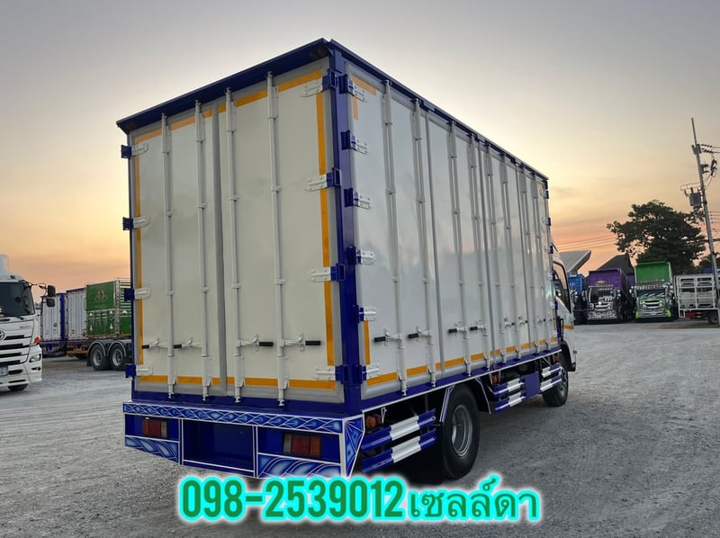 Vายตัด 890,000-🚨 หกล้อตู้สิบบาน ISUZU  NPR 150 แรง ปี 2565(5464)
