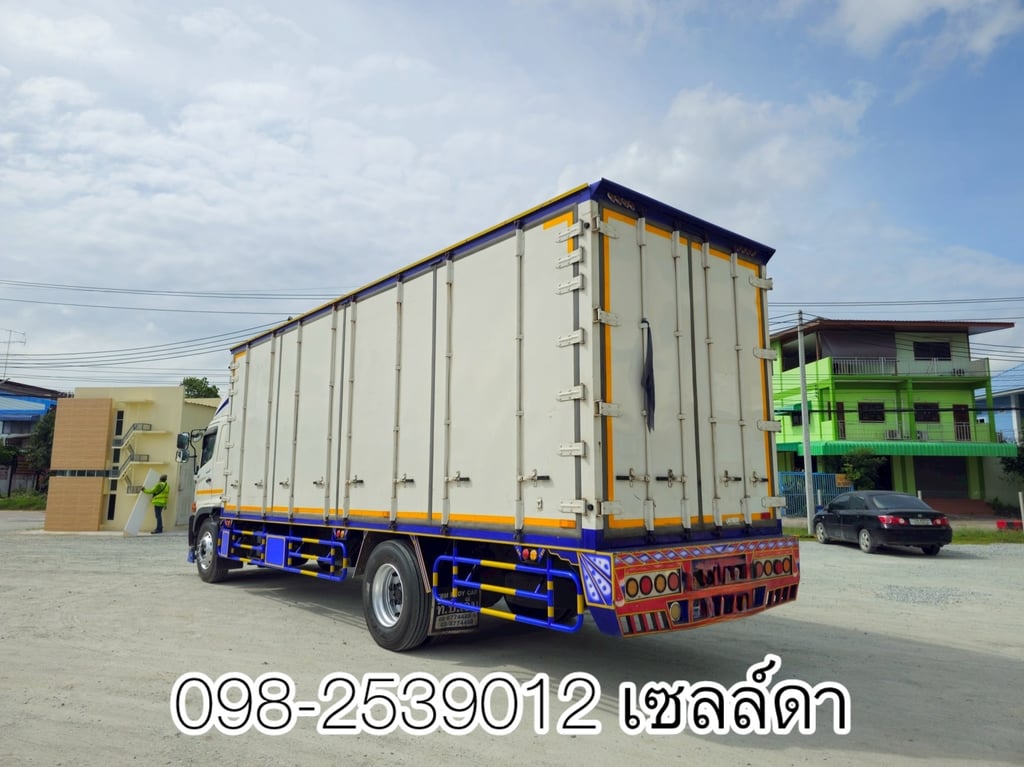 หกล้อตู้สิบบาน hino FG8j 240 ปี64(3648)