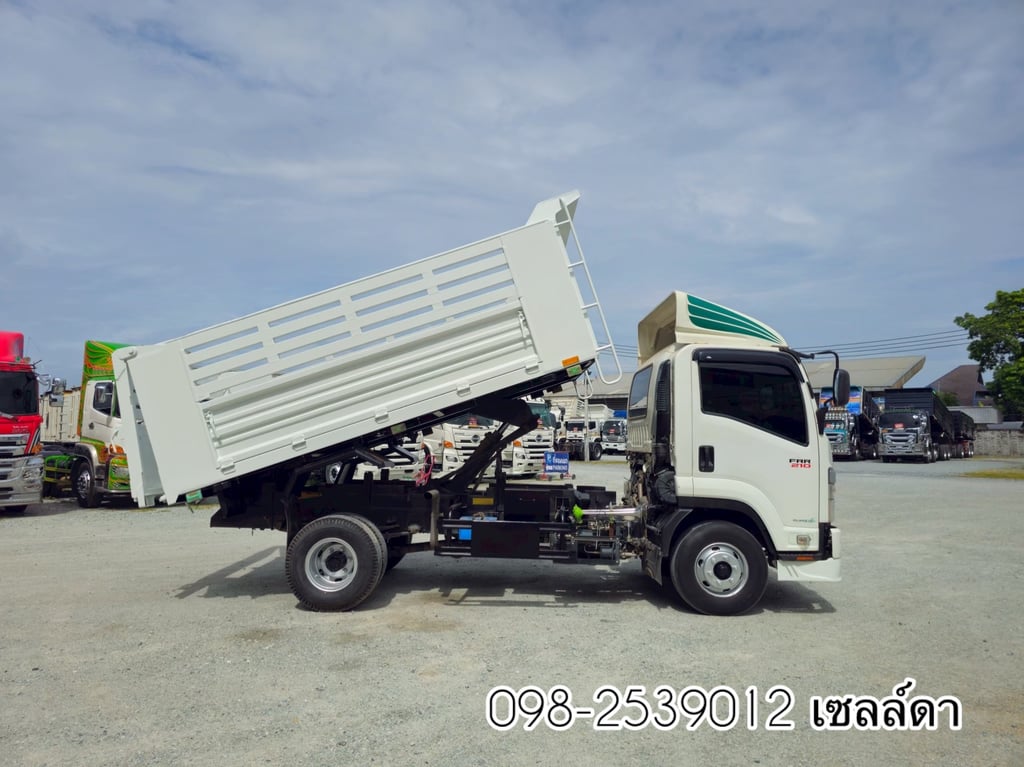 หกล้อดั้มพ์  ISUZU FRR 210 ปี 2566 (5273)