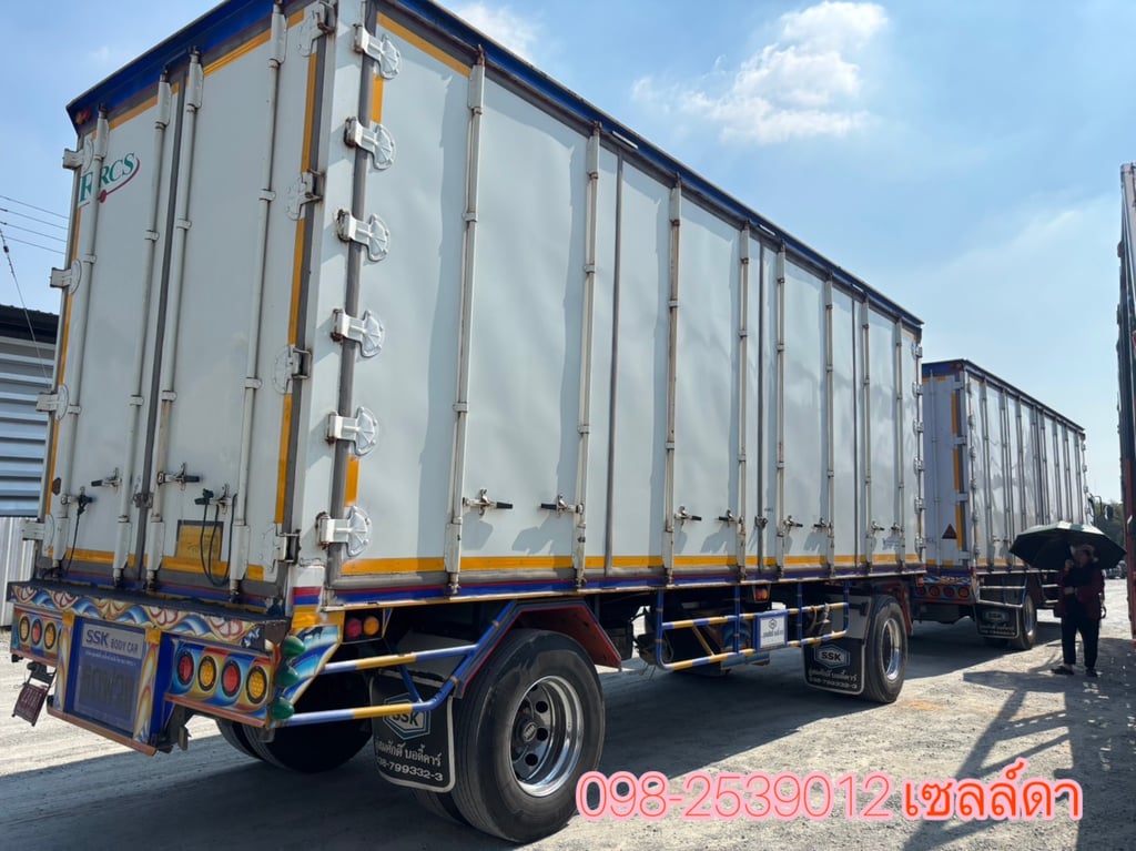  หกล้อตู้สิบบาน Isuzu FTR240 แรง ปี60 อู่สมศักดิ์(2244,2245)