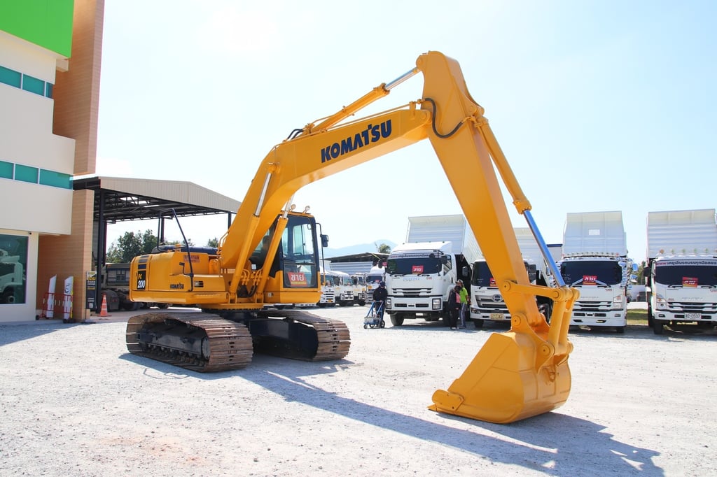 รถแบ็คโฮ KOMATSU PC200-7  (4599)
