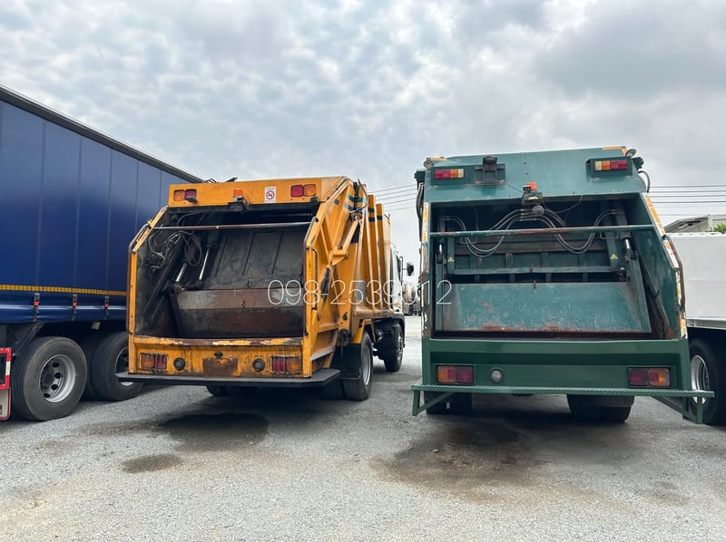 หกล้อรถขยะ Hino FG8J 240 ปี66 (4084,4039)