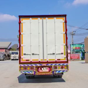 หกล้อตู้สิบบาน ISUZU FRR 210 แรง ปี 2565 (2331)