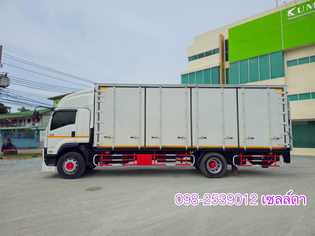 หกล้อตู้สิบบาน  ISUZU FTR 240 แรง  ปี 2564(5105) หกล้อตู้สิบบาน  ISUZU FTR 240 แรง  ปี 2564(5105)