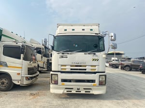 🚚รถเข้าใหม่หกล้อตู้สิบบาน  Isuzu FTR 240 แรงม้า ปี57 (9785)