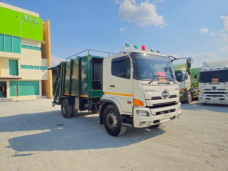 HINO FG 240แรงม้า รถบรรทุก 6ล้อ บรรทุกขยะ ปี2023 เลขไมล์ 40,000 กม.
