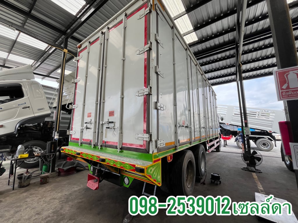 👉สิบล้อตู้สิบบาน  ISUZU FTR 240 แรง ปี 2562(8315)