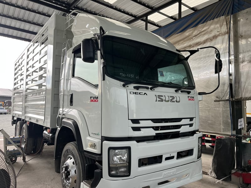 สิบล้อคอก ISUZU FVM 300 แรง ปี 2563(4490)