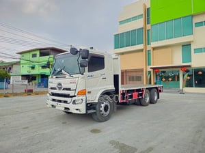 👉ฟรียางใหม่ 10เส้น 👉ฟรีเก็บงานสวยให้ สิบล้อพื้นเรียบ HINO FL8J 260 แรง ปี 2560(1784)