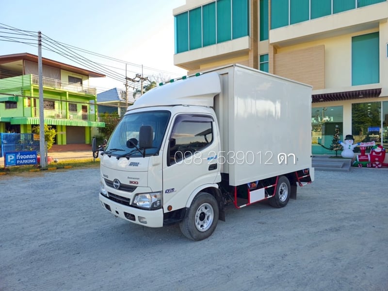 สี่ล้อตู้ HINO XZU 136 แรง ปี 2565(6121)