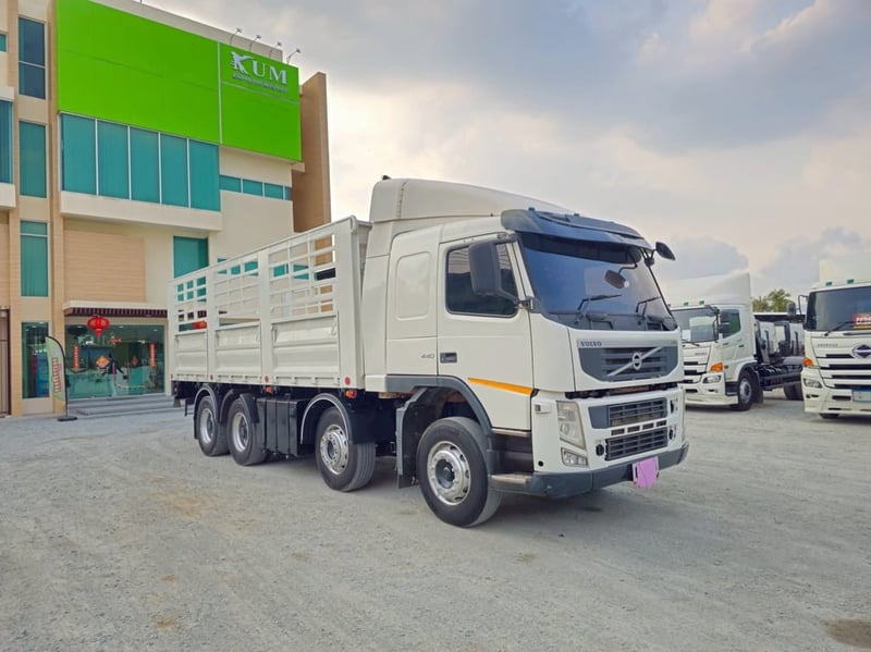 สิบสองล้อคอก VOLVO FM 440  แรง ปี 2556(2894)