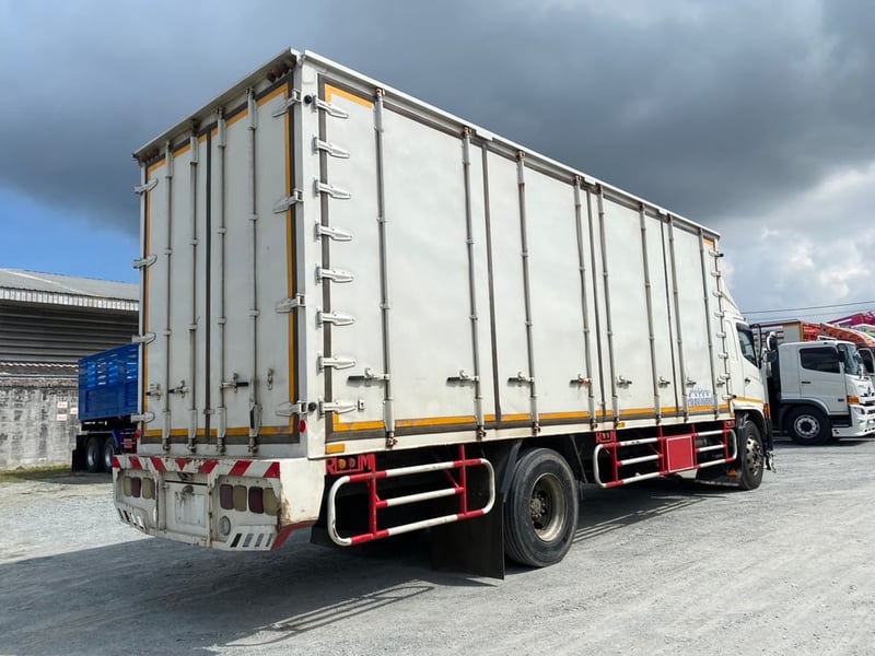 Vายตัด1,260,000 บาท หกล้อตู้สิบบาน HINO FG8J  240 แรงม้า ปี 60 (7915)