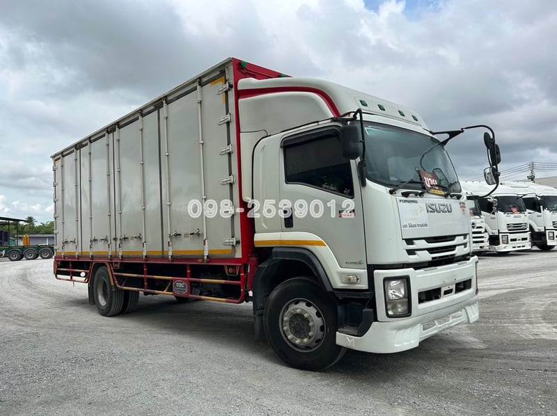 🔥รถเข้าใหม่คะ🔥 หกล้อตู้สิบบาน ISUZU FTR 240 แรง ปี 2561(8202) 🔥รถเข้าใหม่คะ🔥 หกล้อตู้สิบบาน ISUZU FTR 240 แรง ปี 2561(8202)