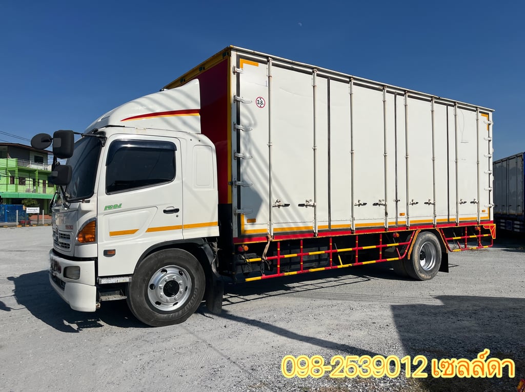 🔥หกล้อตู้สิบบาน HINO FG8J 212 แรง ปี 2556(0988) 🔥หกล้อตู้สิบบาน HINO FG8J 212 แรง ปี 2556(0988)