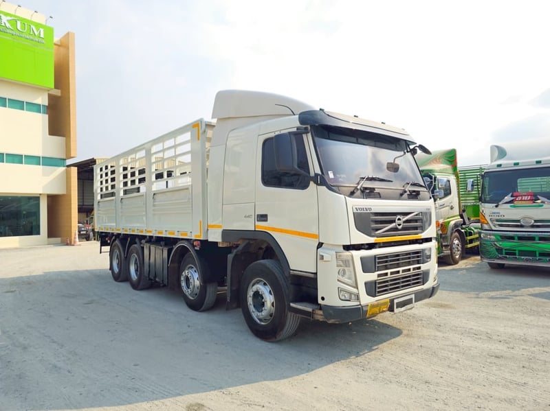 สิบสองล้อคอก VOLVO FM 440  แรง ปี 2556(2894)