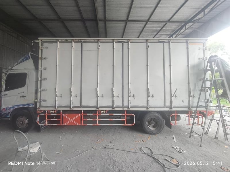 🔥ฟรีเก็บงานสวยให้ 🔥ฟรียางใหม่ 2 เส้น , หกล้อตู้สิบบาน HINO FC9J 175 แรง ปี 2556(8338) 🔥ฟรีเก็บงานสวยให้ 🔥ฟรียางใหม่ 2 เส้น , หกล้อตู้สิบบาน HINO FC9J 175 แรง ปี 2556(8338)